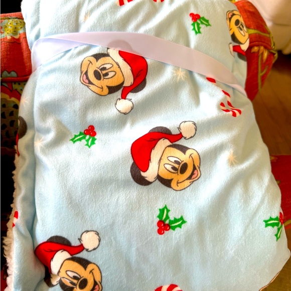 Disney Mickey Mouse Christmas Baby Blanket - Picture 3 of 3